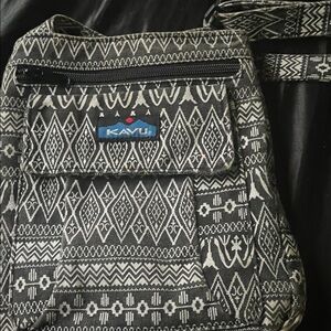 Kavu Black and White Geometric Crossbody Bag